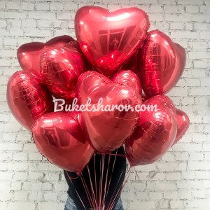 Красные фольгированные сердца в большом наборе, купить в Букет шаров Измайлово.