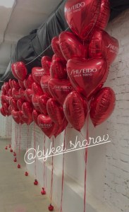 Алые фольгированные сердца с логотипом на грузиках, купить в Букет шаров Измайлово.