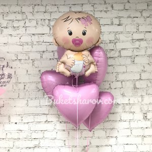 Розовые шары в форме сердца с фигурой малыша для девочки, купить в Букет шаров Измайлово.