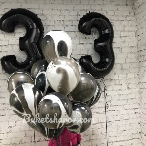 Композиция из чёрных цифр 33 и мраморных шаров в чёрно-белой гамме, купить в Букет шаров Измайлово.