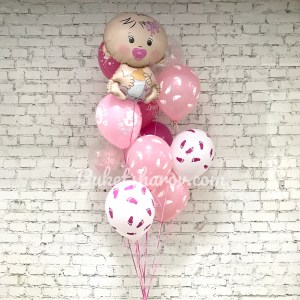 Нежный букет из розовых и белых шаров с фигурой малышки девочки, купить в Букет шаров Измайлово.