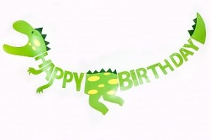 Гирлянда в виде зелёного динозавра с надписью Happy Birthday и яркими деталями, купить в Букет шаров Измайлово.