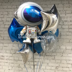 Композиция с космонавтом, серебряными и синими звёздами и шарами, купить в Букет шаров Измайлово.