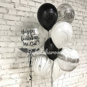 Чёрные и белые шары с гелием с надписью Happy Birthday Mr Cat в стильном букете, купить в Букет шаров Измайлово.