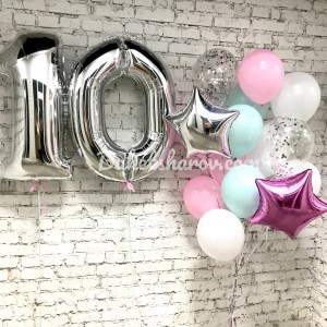 Серебряные цифры 10 с розовыми, мятными и белыми шарами-звёздами, купить в Букет шаров Измайлово.