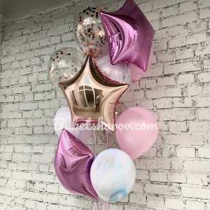 Связка из розовых глянцевых и золотистых шаров на гелии, купить в Букет шаров Измайлово.