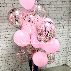 Связка шаров с розовыми конфетти и макарунами — купить в Букет Шаров Измайлово с доставкой и самовывозом по адресу 3-я Парковая 38.