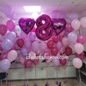 Розовые и сиреневые воздушные шары с цифрой 8 для украшения 8 марта купить в Букет шаров Измайлово.