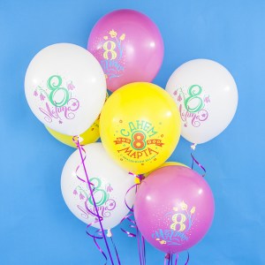 Разноцветные белые розовые и жёлтые шары с надписями С 8 марта купить в Букет шаров Измайлово.