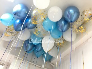 Связка гелиевых синих, белых и золотых шаров с конфетти, купить в Букет шаров Измайлово.