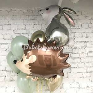 Набор с фигурами ёжика и зайца и шарами в нежных тонах, купить в Букет шаров Измайлово.